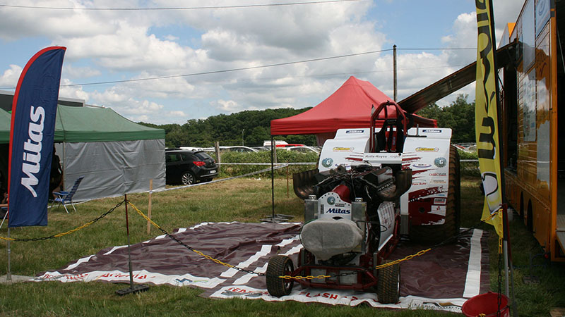 Tractor-Pulling-in-Bernay-08-s