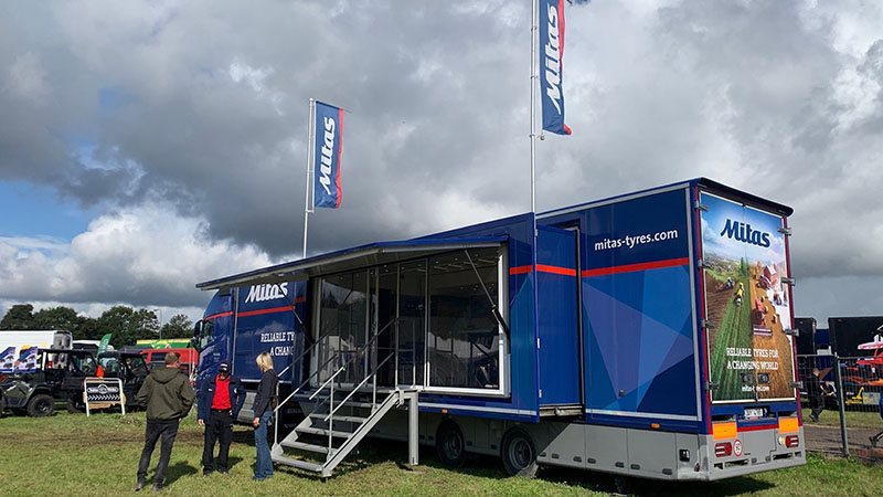 Tractor-Pulling-in-Brande-01-s