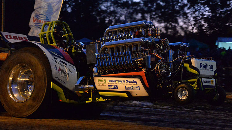 Tractor-Pulling-in-Brande-05-s