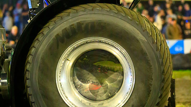 tractor-pulling-in-brande-EC-11-s