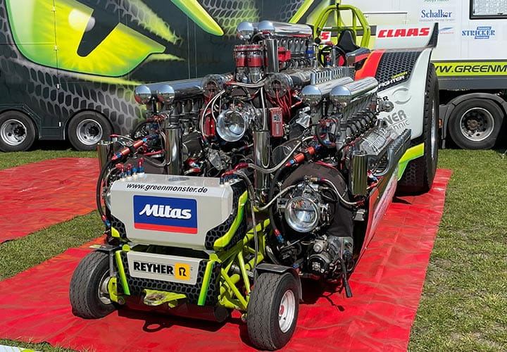 Tractor-Pulling-in-Fuchtorf